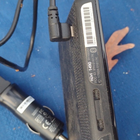 Garmin Nuvi 1490 GPS - Picture 2 of 2